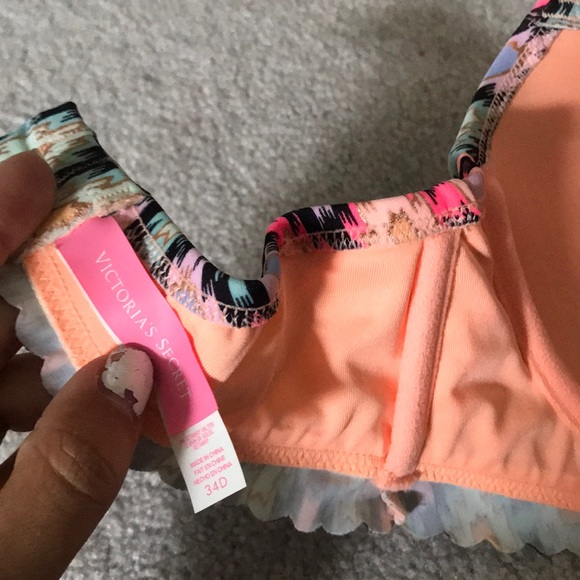 Bathing suit tops - Picture 5 of 8